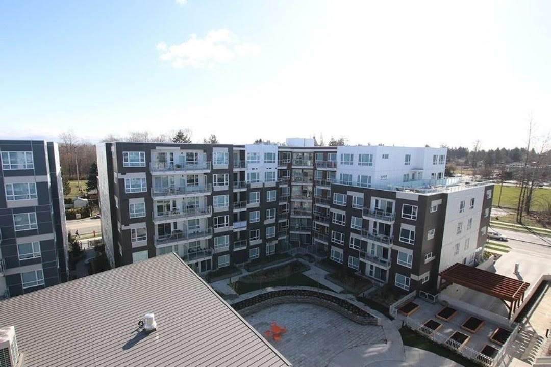 🏡 Surrey Central 근처 넓은 1베드룸 콘도