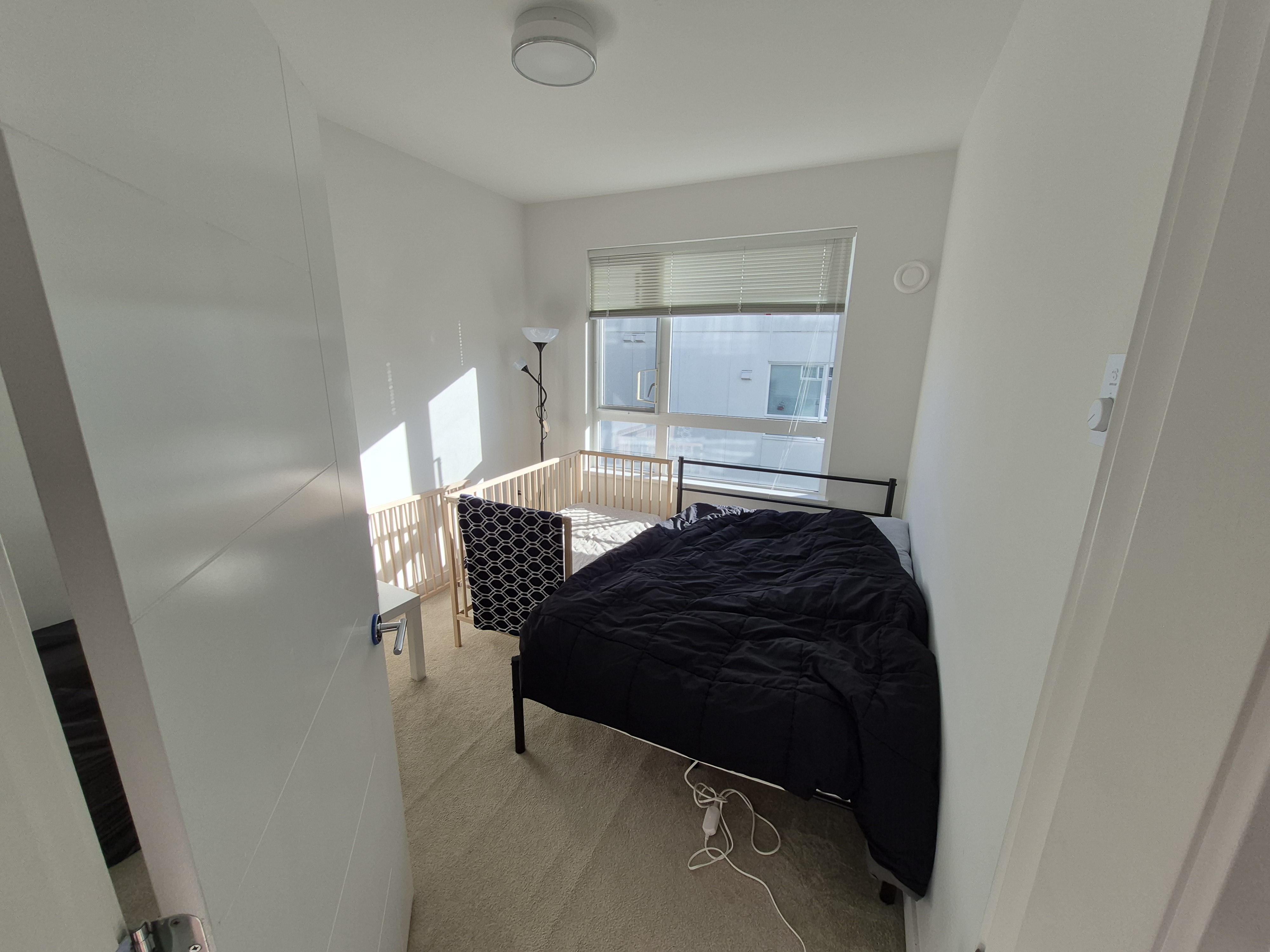 써리 센트럴 근처 580sq.ft 1bed 콘도 렌트 합니다! (가구완비) 가격조정 사진 5