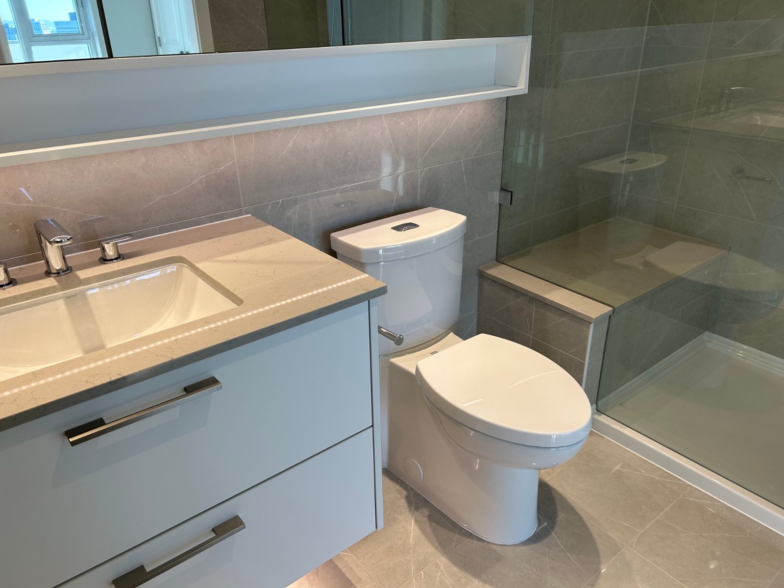 Burnaby Perla 콘도 렌트 – 2 Bed + 2 Bath 사진 5