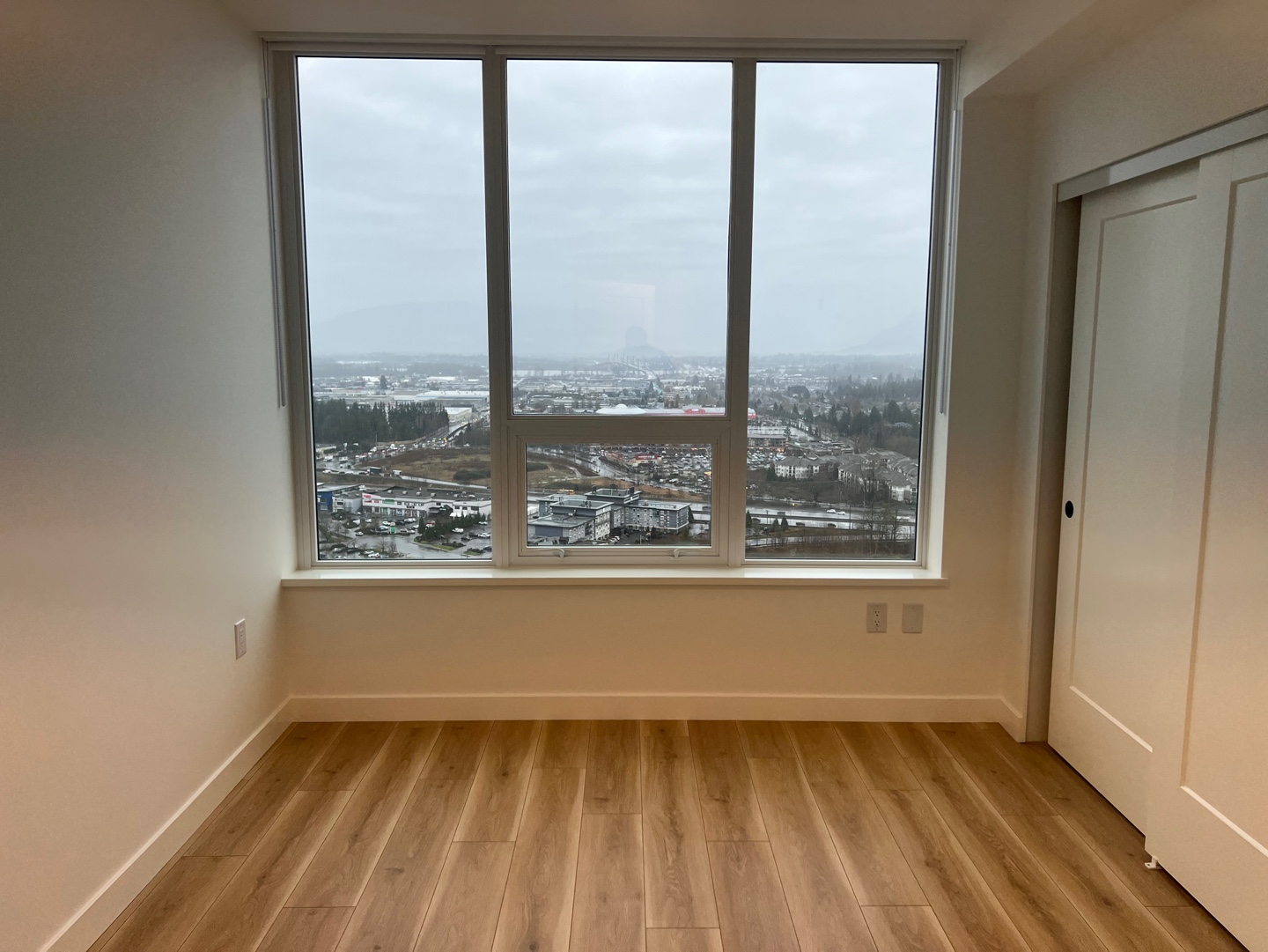 랭리 The Tower 2Bed+Den+2Bath 콘도 사진 4